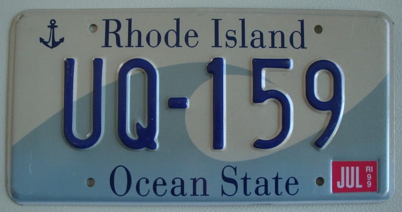 Plaque D’immatriculation US Réplique – Rhode Island En Métal 30x15 Cm (avec Carte Info)