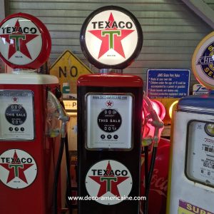 pompe à essence américaine avec opaline en verre texaco "tall" 205cm