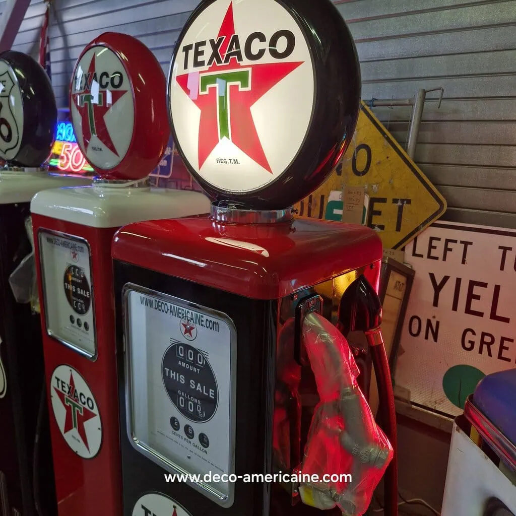 pompe à essence américaine avec opaline en verre texaco "tall" 205cm