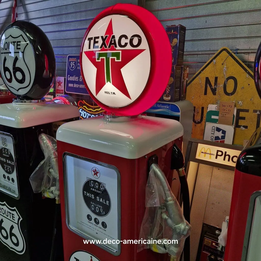 pompe à essence américaine avec opaline en verre texaco "tall" 205cm
