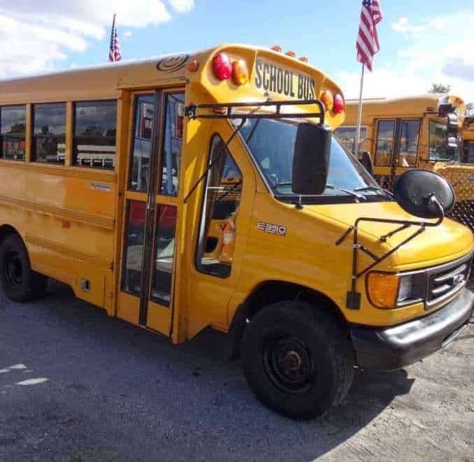 Importation de School Bus Américain