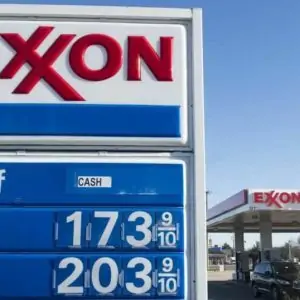 Enseigne de station service Exxon