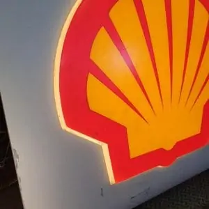 enseigne de station service de la marque shell 122x122cm 4