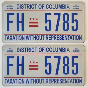 Plaque d'immatriculation authentique provenant de voiture americaine de collection Washington DC Flat Pair