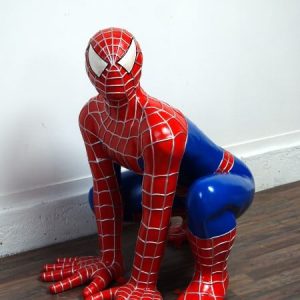 SPIDERMAN ACCROUPI Statue de grande taille en résine et fibre de verre