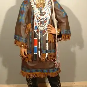Indienne en tenue traditionnelle des tribus amérindiennes