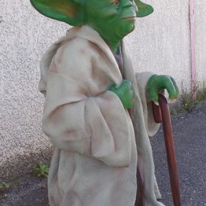 Statue de Maître Yoda Le sage Jedi de Star Wars