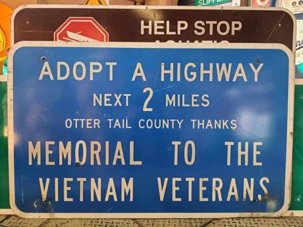 panneau de signalisation routiere americain adopt a highway next 2 miles memorial to the vietnam veterans 76x122cm