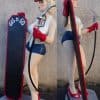 statue pompiste girl avec ardoise