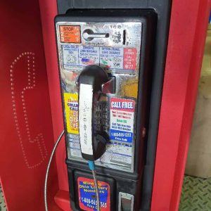 cabine payphone americain a fixer au mur rouge 2