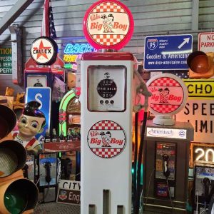 pompe a essence a thematique big boy restaurant