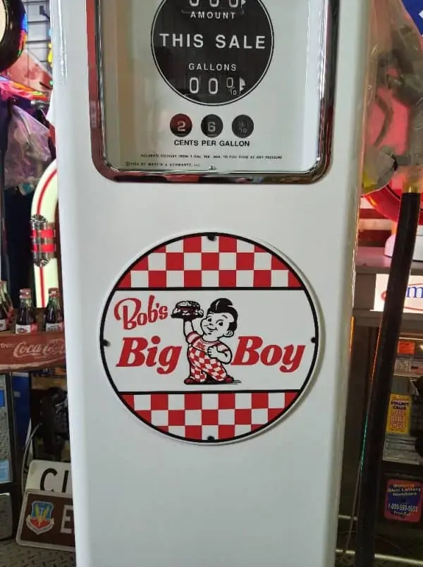 pompe a essence a thematique big boy restaurant 9