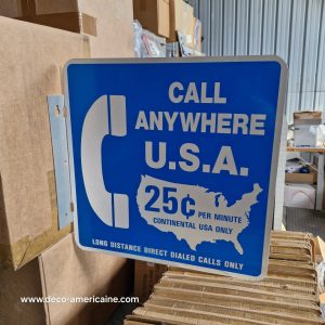 panneau de signalisation de restaurant et magasin authentique / goodies phone inside panneau de signalisation de restaurant et magasin authentique / goodies phone inside