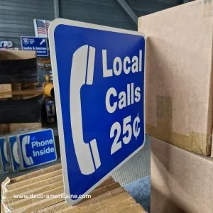 panneau de signalisation de restaurant et magasin authentique / goodies phone inside panneau de signalisation de restaurant et magasin authentique / goodies phone inside