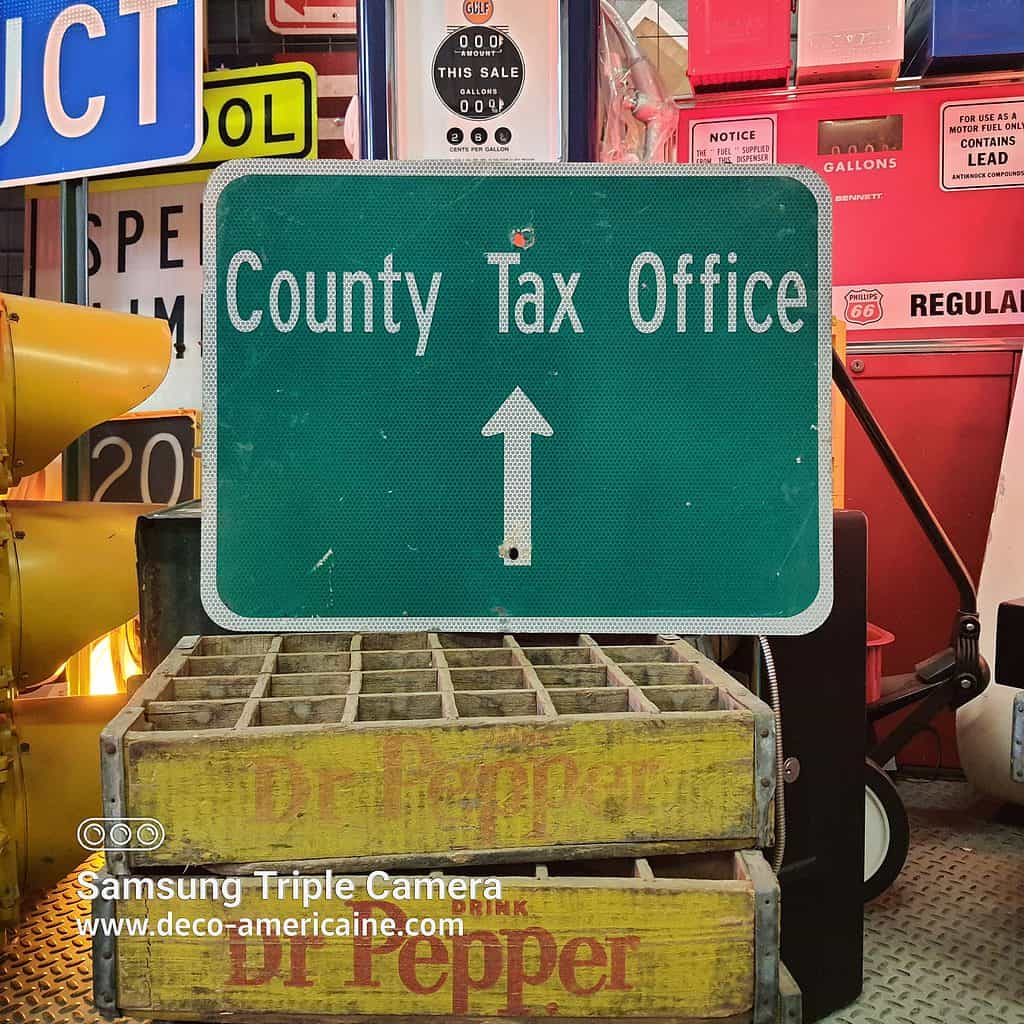 Panneau routier américain COUNTY TAX OFFICE 61X46cm