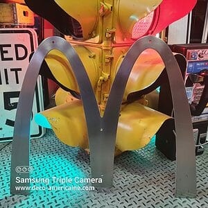 logo "m" mcdonald's restaurant authentique sur base des "m" jaunes métal 70cm x 60cm