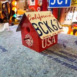 cabane à oiseaux avec plaque d'immatriculation américaine firefighters ohio (copie)