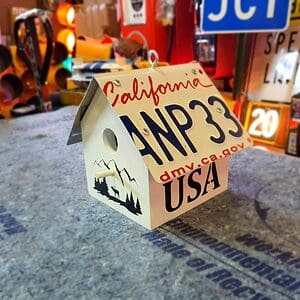 cabane à oiseaux avec plaque d'immatriculation américaine wildlife arizona (copie)