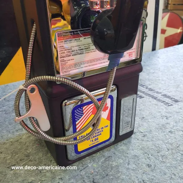 téléphone payphone américain de rue avec monnayeur et stickers (copie)