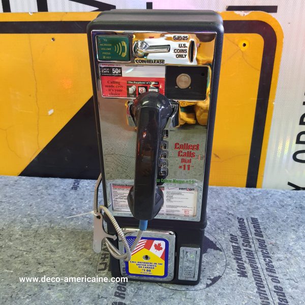 téléphone payphone américain de rue avec monnayeur et stickers (copie)