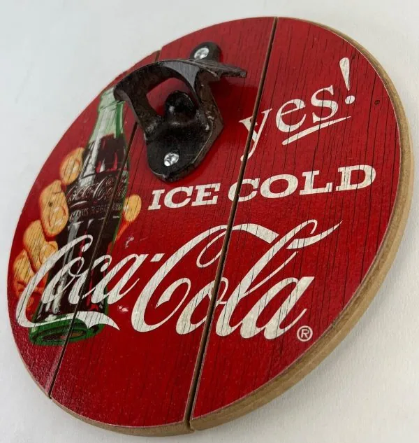 panneau mural décapsuleur coca cola "yes ice cold"