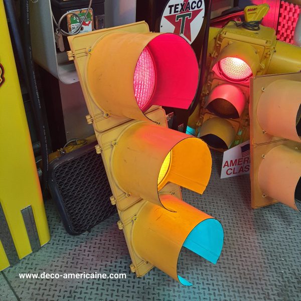 feu tricolore américain à 3 voies avec câblé 110cm jaune (copie)