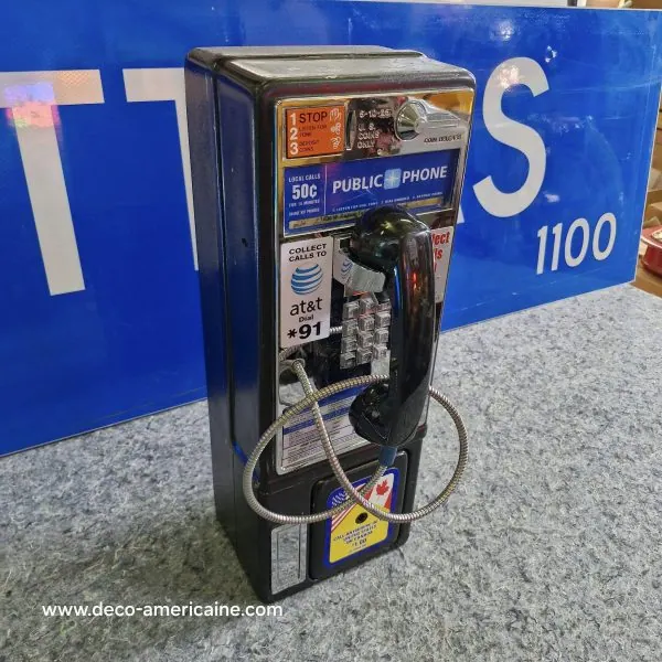 téléphone payphone américain de rue avec monnayeur et stickers (copie)