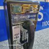 téléphone payphone américain de rue avec monnayeur et stickers (copie)
