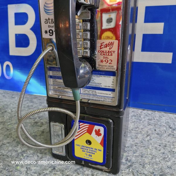 téléphone payphone américain de rue avec monnayeur et stickers (copie)