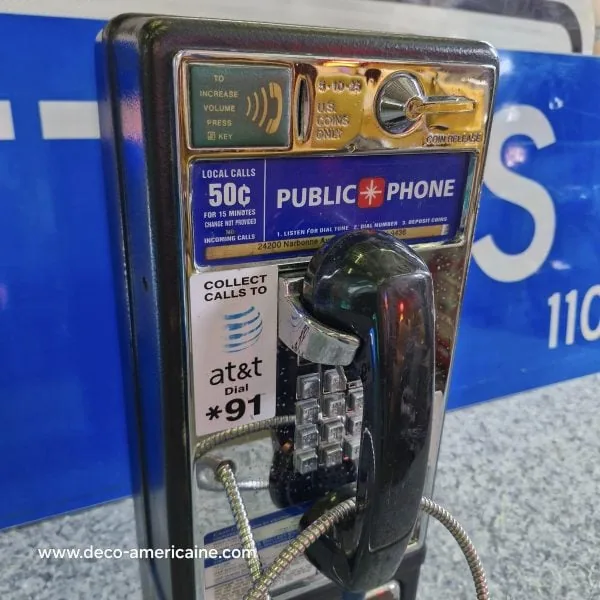 téléphone payphone américain de rue avec monnayeur et stickers (copie)