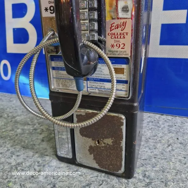 téléphone payphone américain de rue avec monnayeur et stickers (copie)