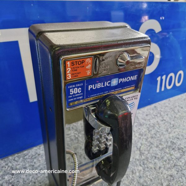téléphone payphone américain de rue avec monnayeur et stickers