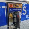 téléphone payphone américain de rue avec monnayeur et stickers