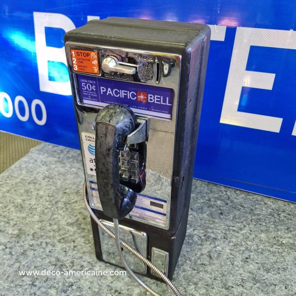 téléphone payphone américain de rue avec monnayeur et stickers (copie)