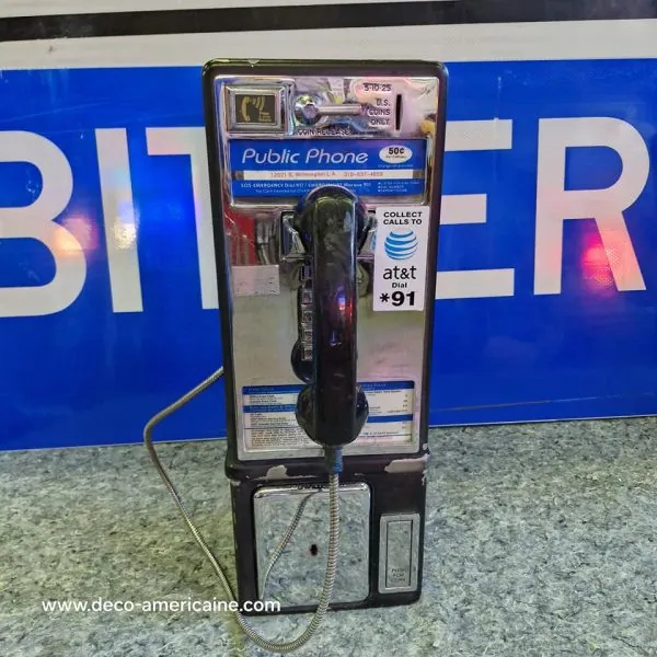 téléphone payphone américain de rue avec monnayeur et stickers (copie)