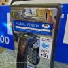 téléphone payphone américain de rue avec monnayeur et stickers (copie)