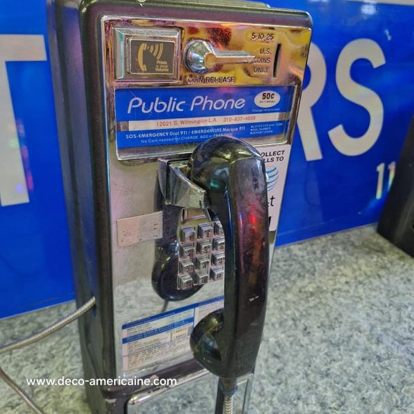 téléphone payphone américain de rue avec monnayeur et stickers (copie)