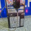 téléphone payphone américain de rue avec monnayeur et stickers (copie)
