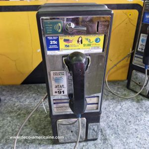 téléphone payphone américain de rue avec monnayeur et stickers (copie)
