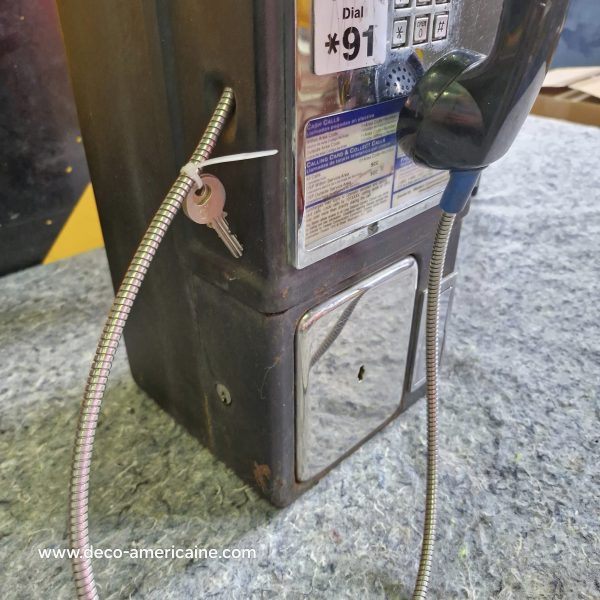 téléphone payphone américain de rue avec monnayeur et stickers (copie)