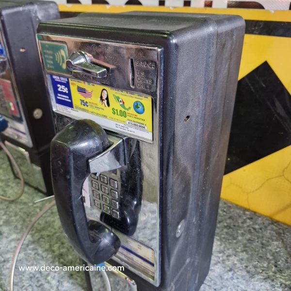 téléphone payphone américain de rue avec monnayeur et stickers (copie)