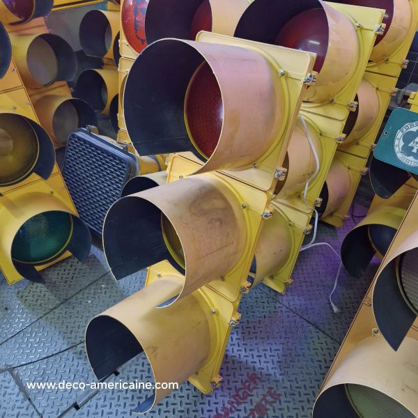 feu tricolore américain à 3 voies avec câblé 110cm jaune (copie)