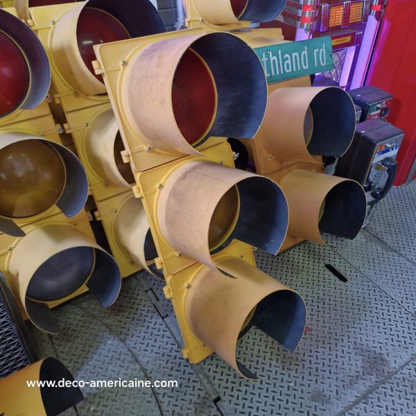 feu tricolore américain à 3 voies avec câblé 110cm jaune (copie)