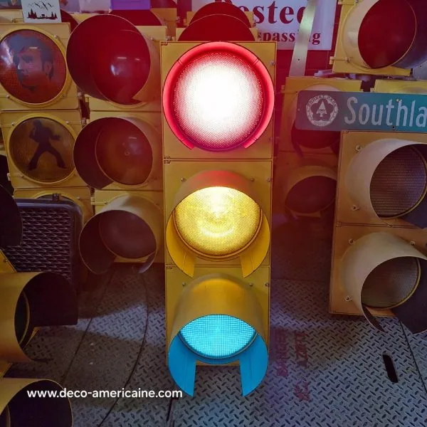 feu tricolore américain à 3 voies avec câblé 110cm jaune (copie)