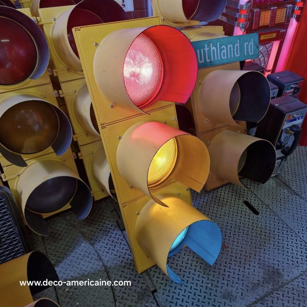 feu tricolore américain à 3 voies avec câblé 110cm jaune (copie)