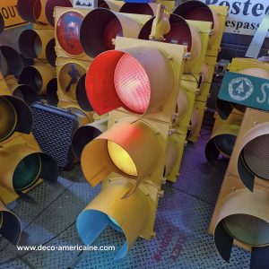 feu tricolore américain à 3 voies avec fixation plafond et câblé 125cm jaune (copie)