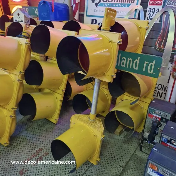 feu tricolore américain à 2 voies avec câblé 120cm (copie)