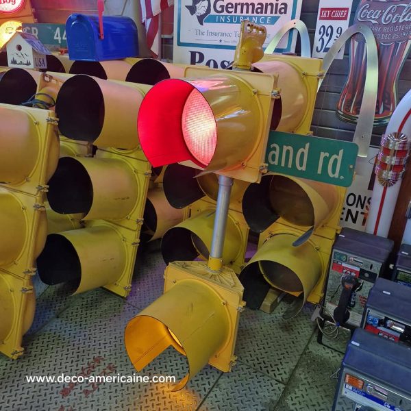 feu tricolore américain à 2 voies avec câblé 120cm (copie)