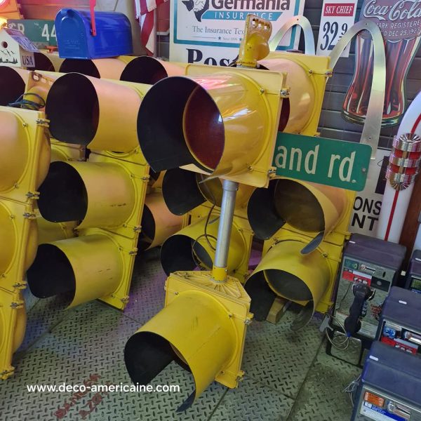 feu tricolore américain à 2 voies avec câblé 120cm (copie)