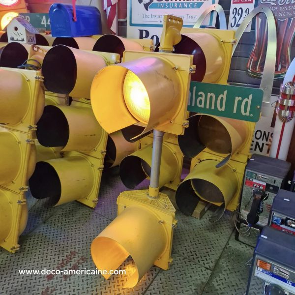 feu tricolore américain à 2 voies avec câblé 120cm avec séquenceur d'alternance des lumières (copie)